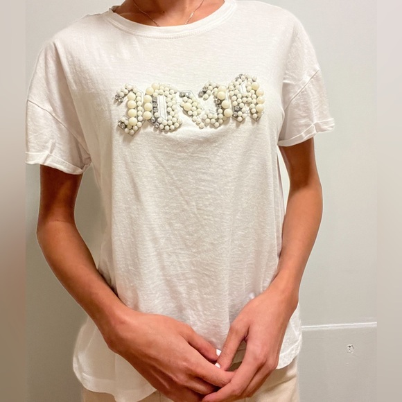 Basic white tee with ivory and silver pearls. - Picture 2 of 3